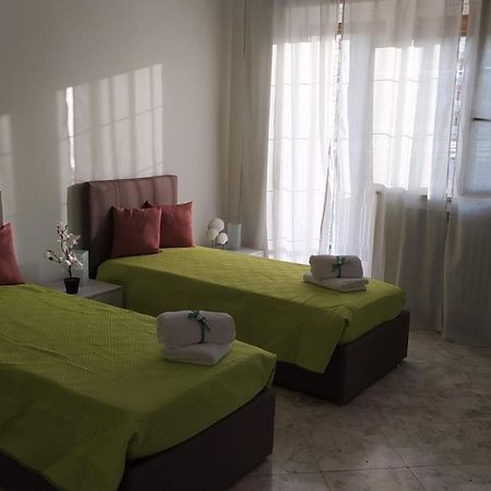 Malias Apartment Бари Екстериор снимка