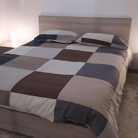 Malias Apartment Бари Екстериор снимка