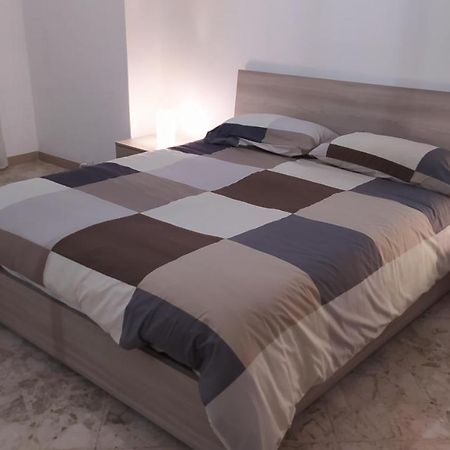 Malias Apartment Бари Екстериор снимка