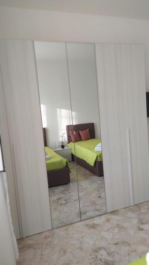 Malias Apartment Бари Екстериор снимка