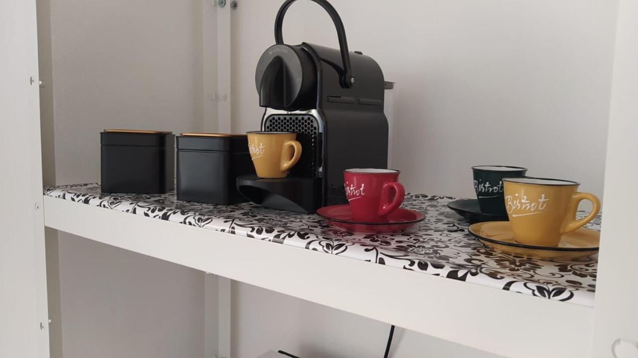 Malias Apartment Бари Екстериор снимка