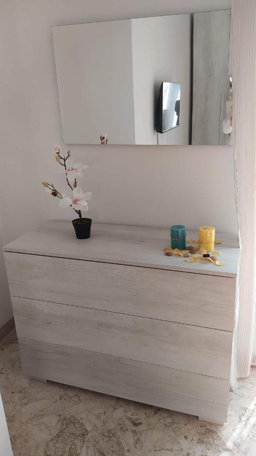 Malias Apartment Бари Екстериор снимка