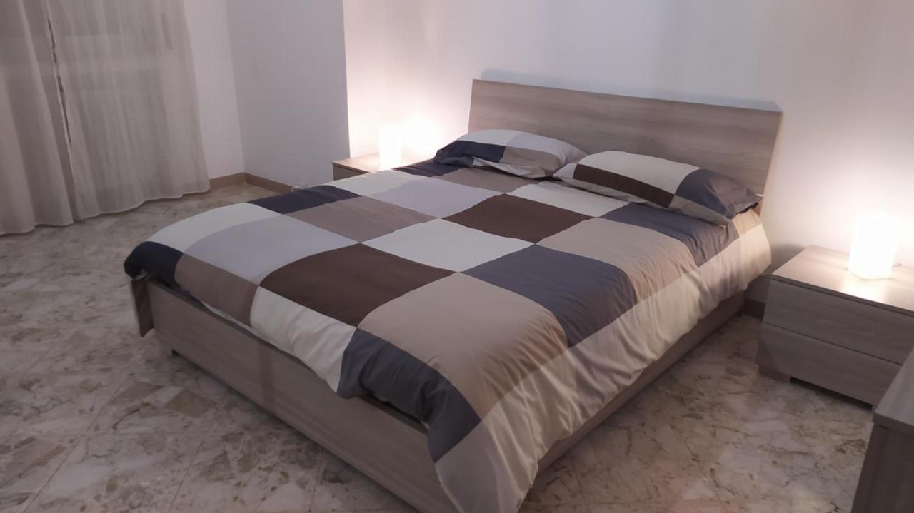 Malias Apartment Бари Екстериор снимка
